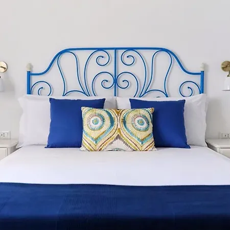 Volver Bed & Breakfast *